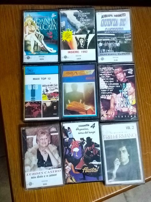 Filmes em DVD. Cassetes de VHS e música. Cd's musica etc