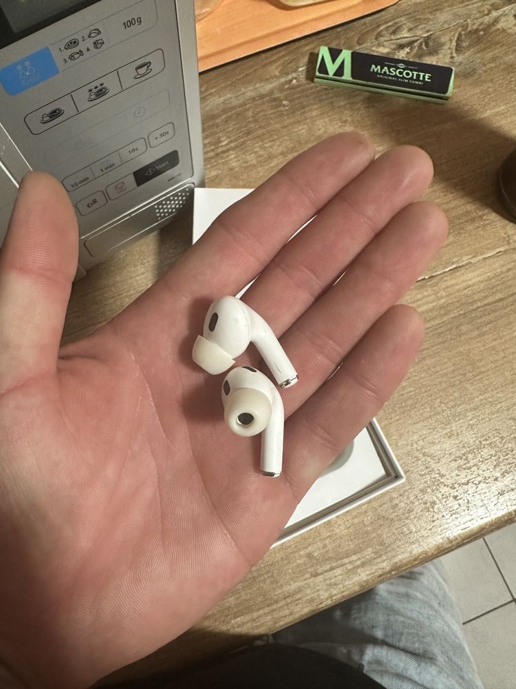 airpods pro 2.   .