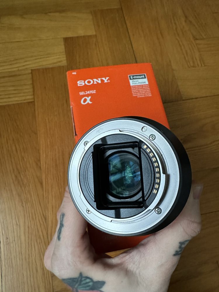 Об'єктив Sony FE 24-70mm f/4.0 ZA OSS Carl Zeiss Vario Tessar T