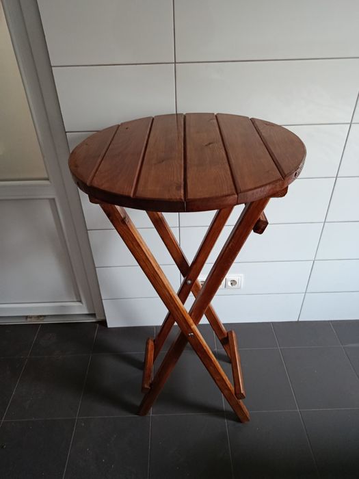 Столик дерев'яний