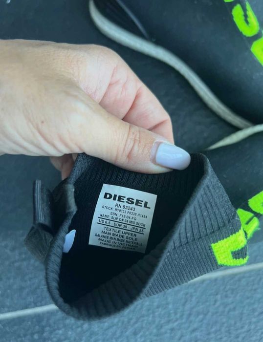 Кросівки оригінальні Diesel 39