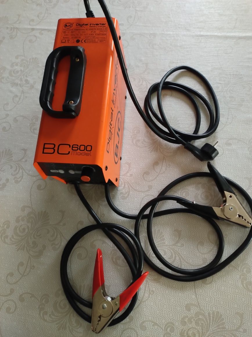 Prostownik inwentorowy 12V 24V rozruch