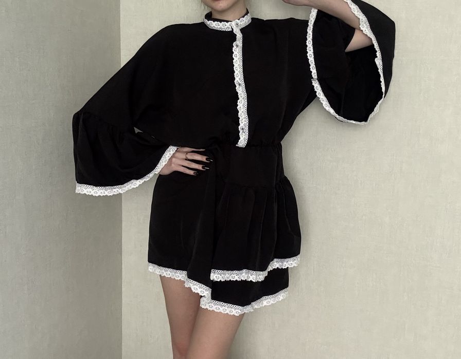 Чорна сукня, сукня, коротка сукня, святкова сукня, сукня з рюшами