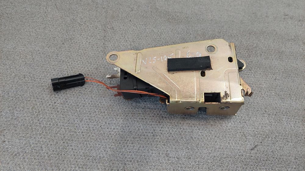 Fechadura / fecho porta frente esquerdo SMART ForTwo Cabrio (450)