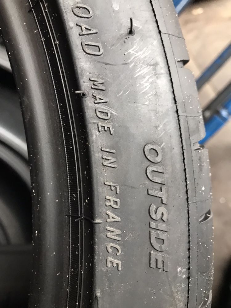 245/35/19 R19 Michelin Pilot Sport 4S 4шт