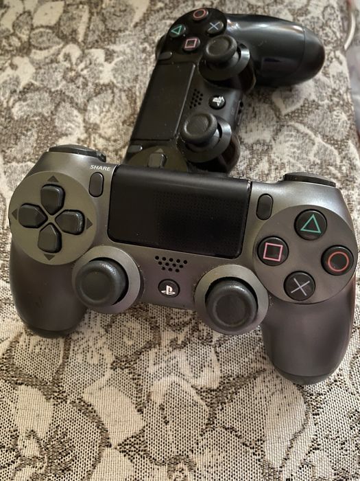 Игровой джостик на ps-4.