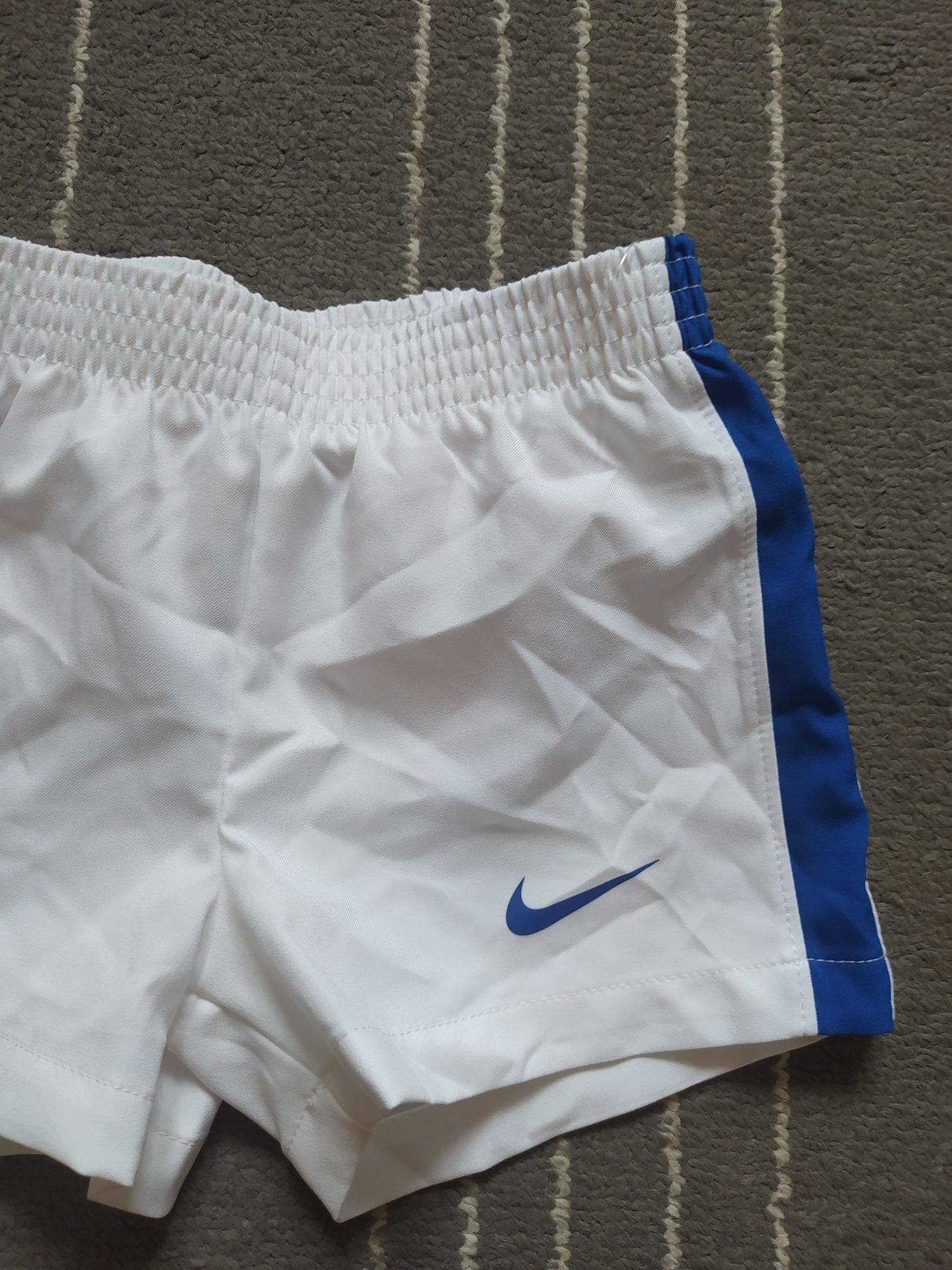 Krótkie spodenki szorty Nike nowe