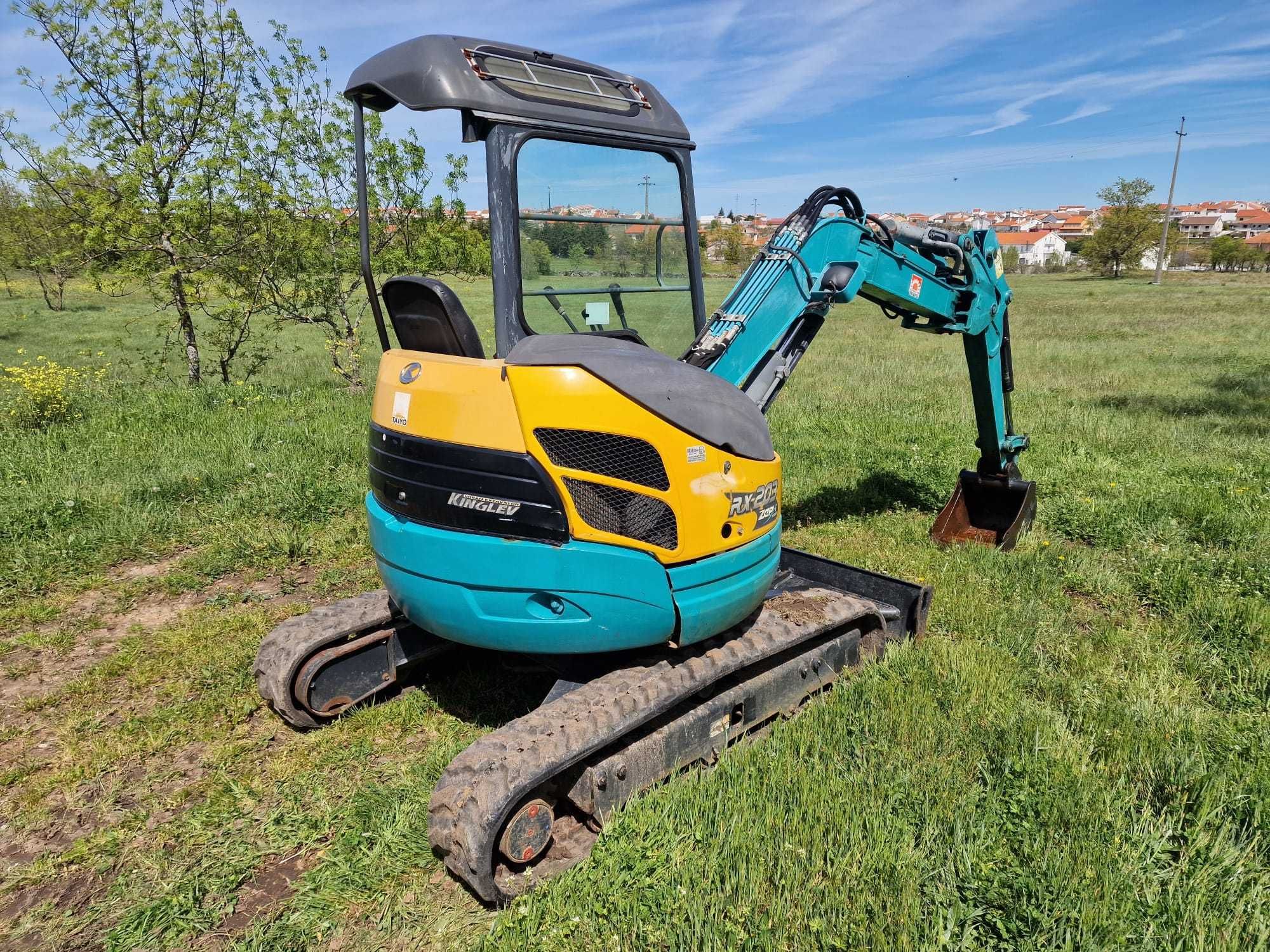 Giratória / Escavadora Kubota RX-203 - Braço articulado - 2 Toneladas