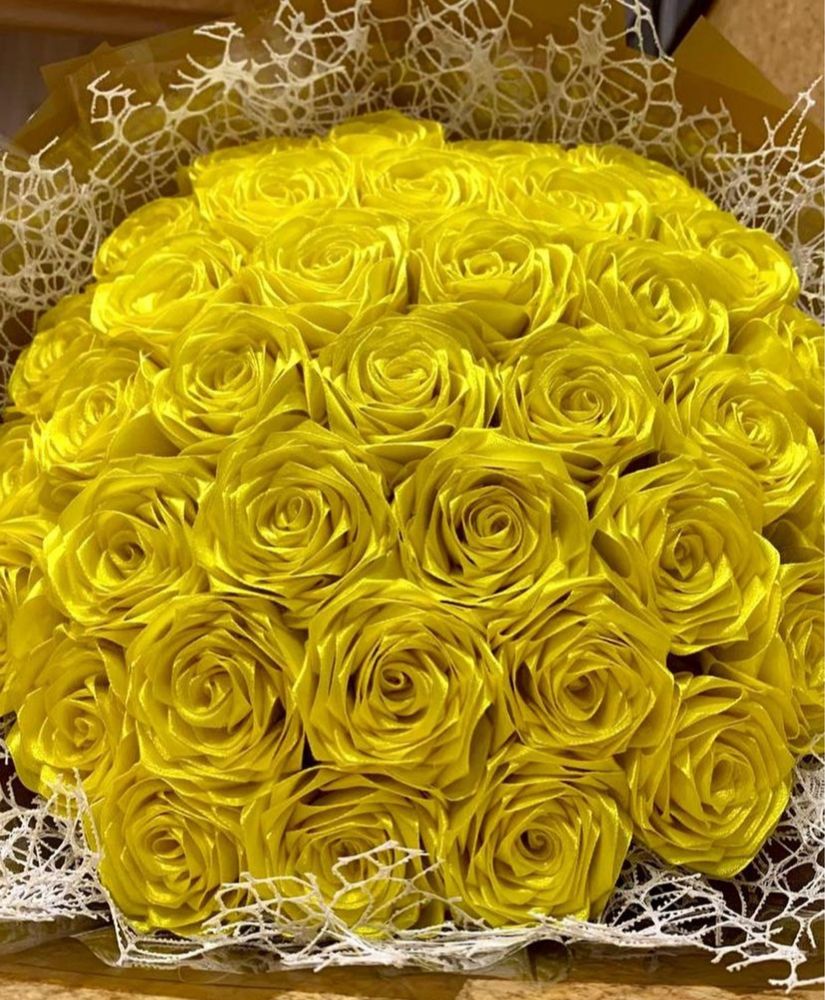 Розы из лент