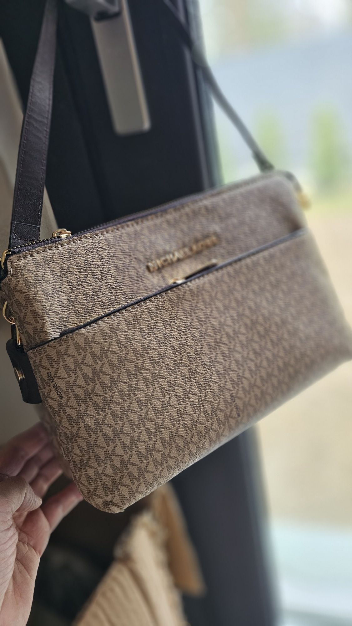 Piękna kopertówka pojemna Michael.kors monogram beż mk
