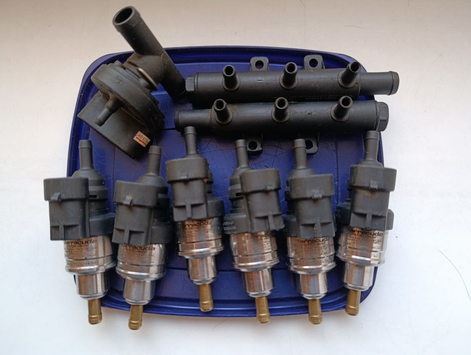 Комплект гбо 4 6 цилиндров. Редуктор kme, форсунки barracuda, ебу stag