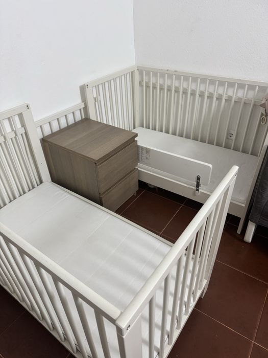 2 Berços/Camas criança com colchão