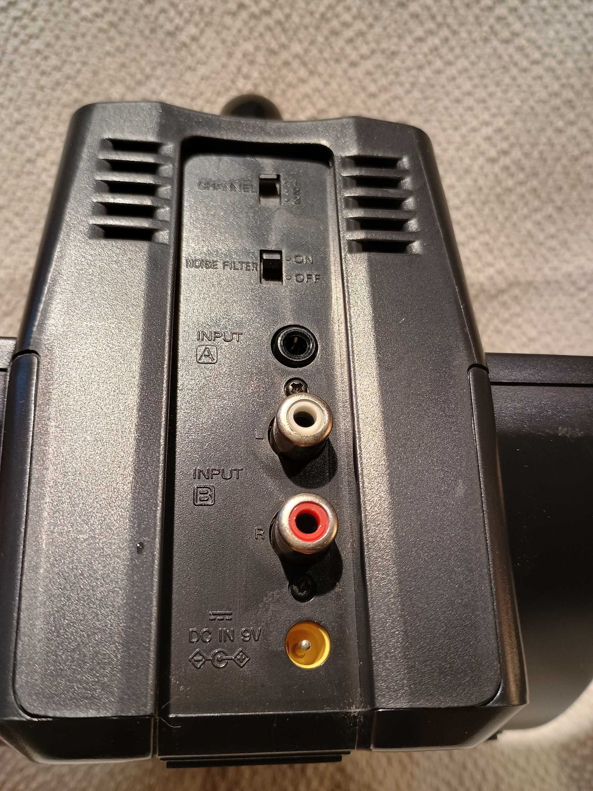 Stacja dokująca SONY do słuchawek TMR-RF850R
