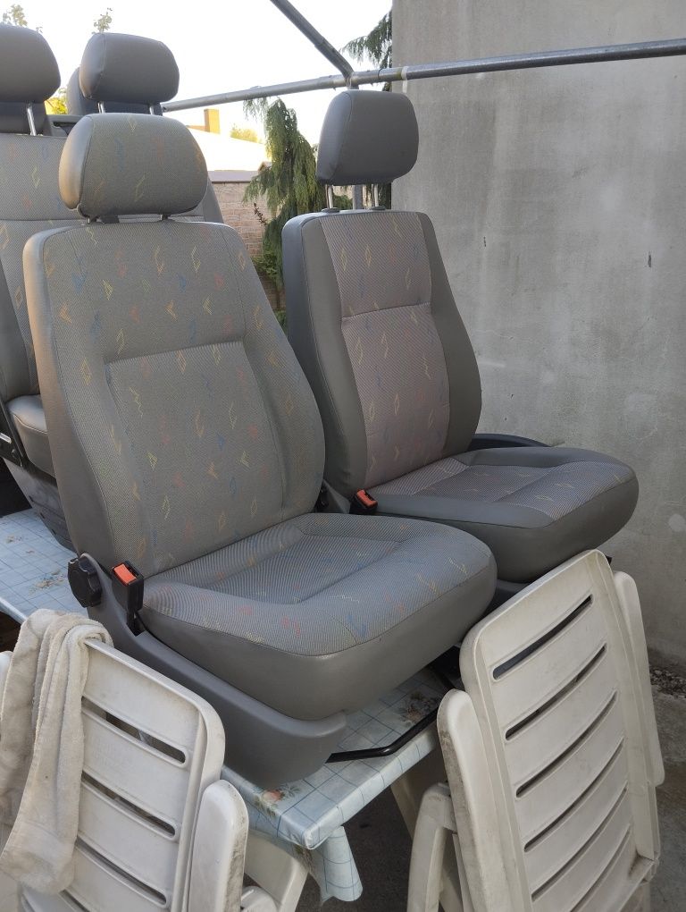 Fotele vw transporter T5 stan bdb
