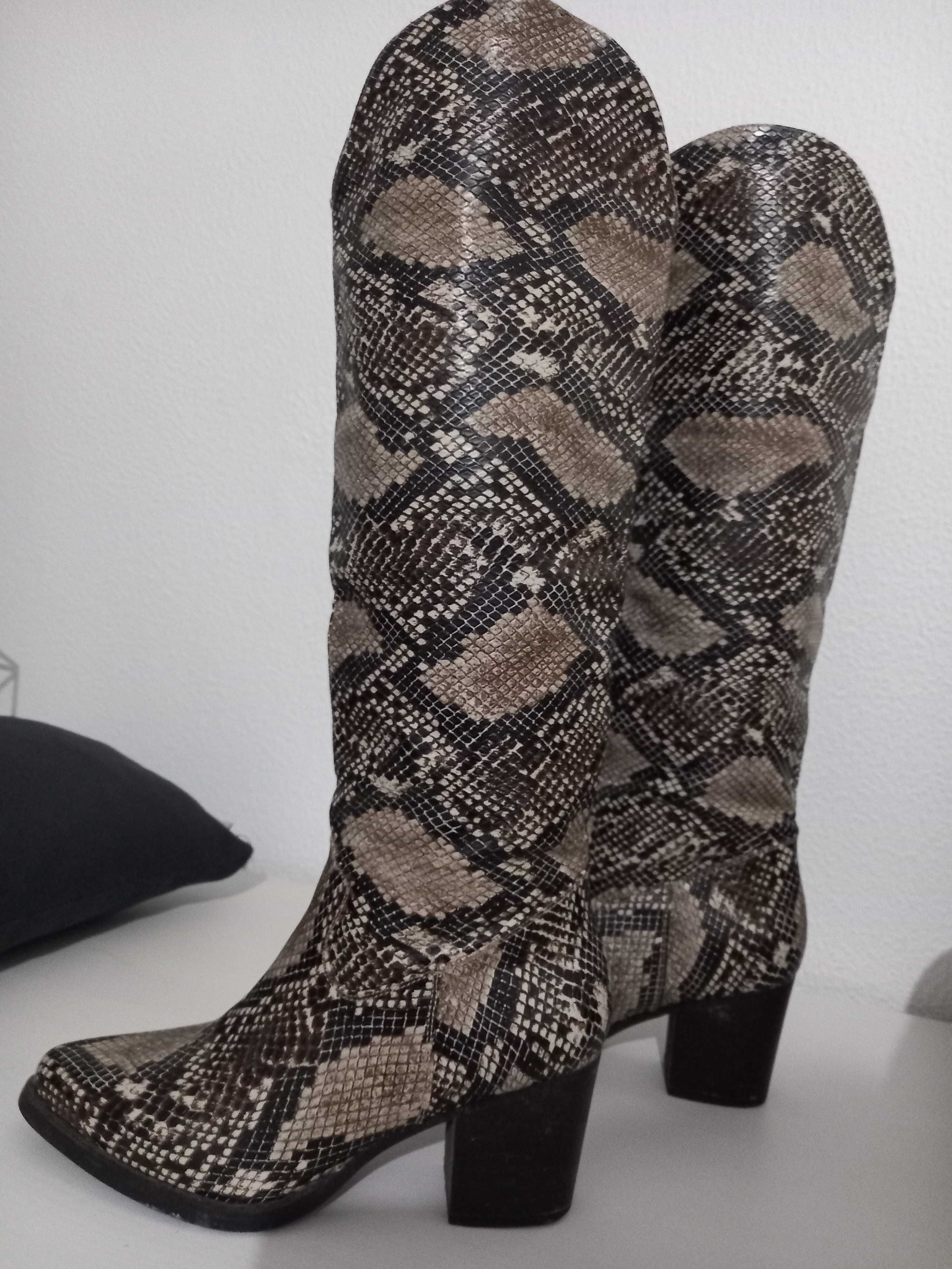 Botas cano alto estilo texanas/padrão castanho e preto