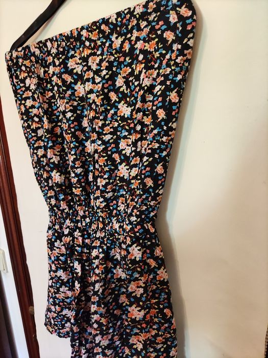 Macacão florido cai-cai