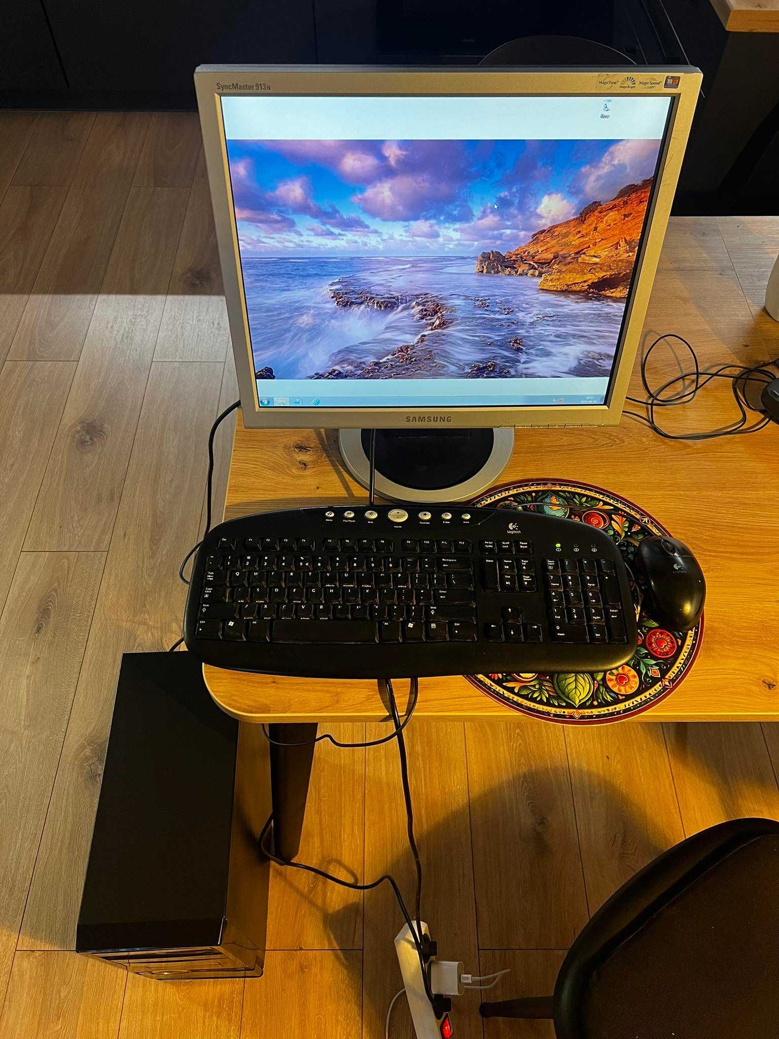 Komputer Intelcore I5 (zestaw z monitorem, klawiaturą i myszą)