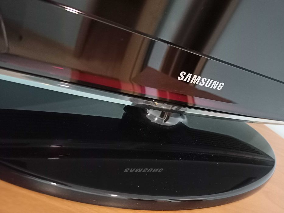 Телевизор LED Samsung LE26C450E1W