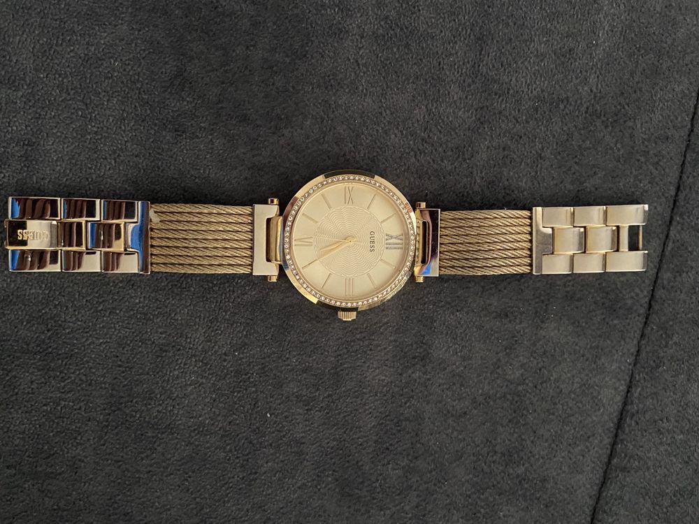 Продам часы Guess