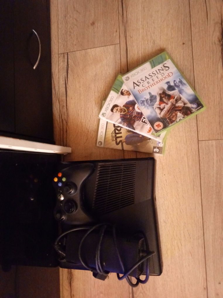 Xbox 360 sprzedam pilnie