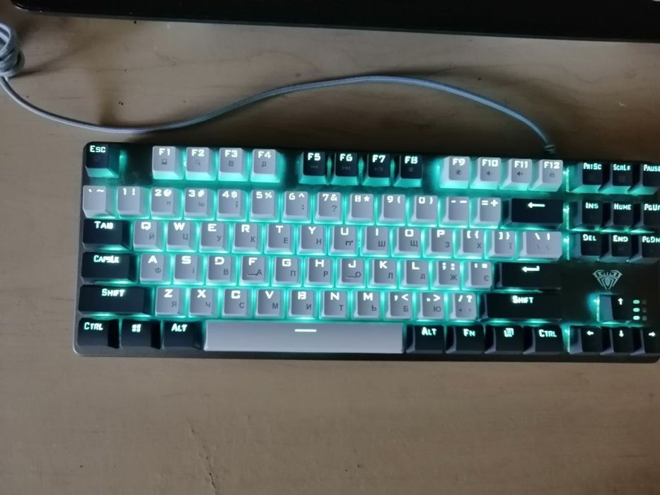 продаю клавіатуру Aula