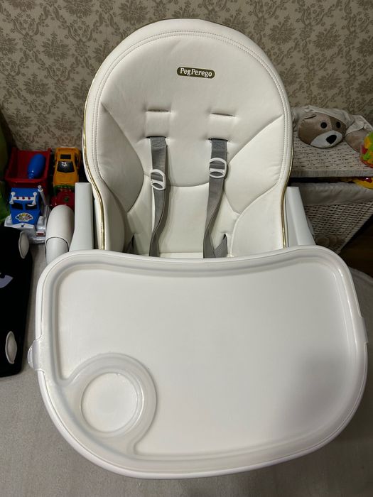 Продам стільчик для годування Peg-Perego  Prima Pappa Follow Me Gold