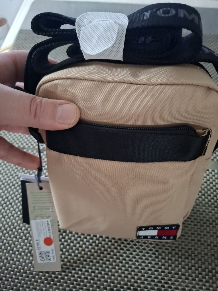 Tommy Hilfiger  Torebka Listonoszka meska Nowa