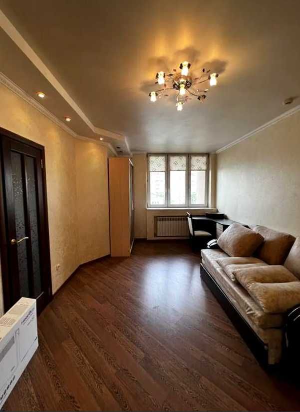Продаж 2к. квартири. Срібнокыльська 1.
