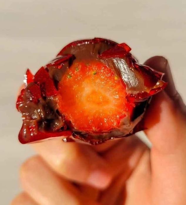 Morangos do amor, brownie e coxinha de morango