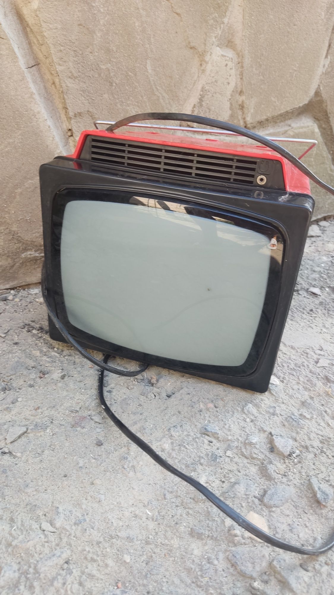 Телевизор маленький