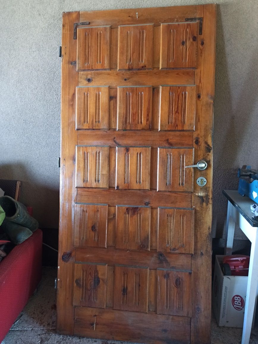Drewniane drzwi wejściowe z litego drewna - jodła, mało używane