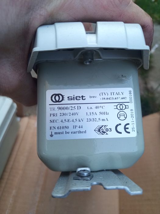 Transformator do neonów tr9000/25d