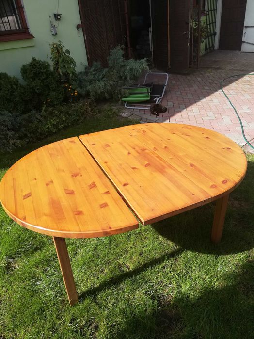 Duży okrągły stół drewniany rozkładany