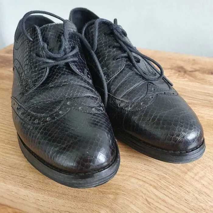 COLE HAAN skórzane półbuty typu oxford 39