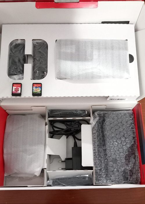 Nintendo Switch – Impecável, nova / sem uso