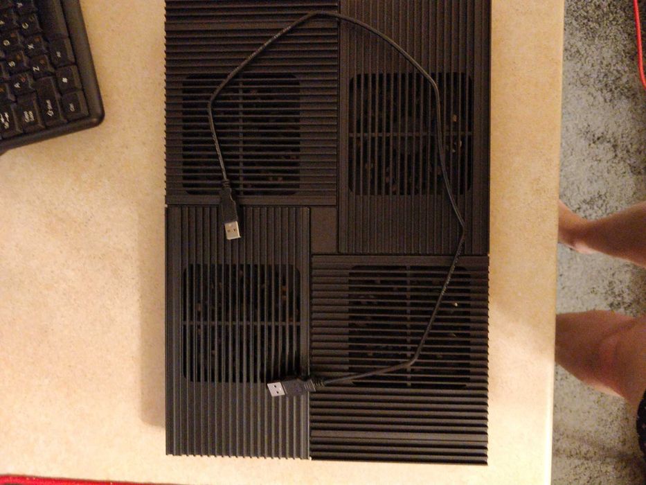 Подставка под 15 дюймовый ноутбук DEEPCOOL Multi Core X8 4 вентилятора