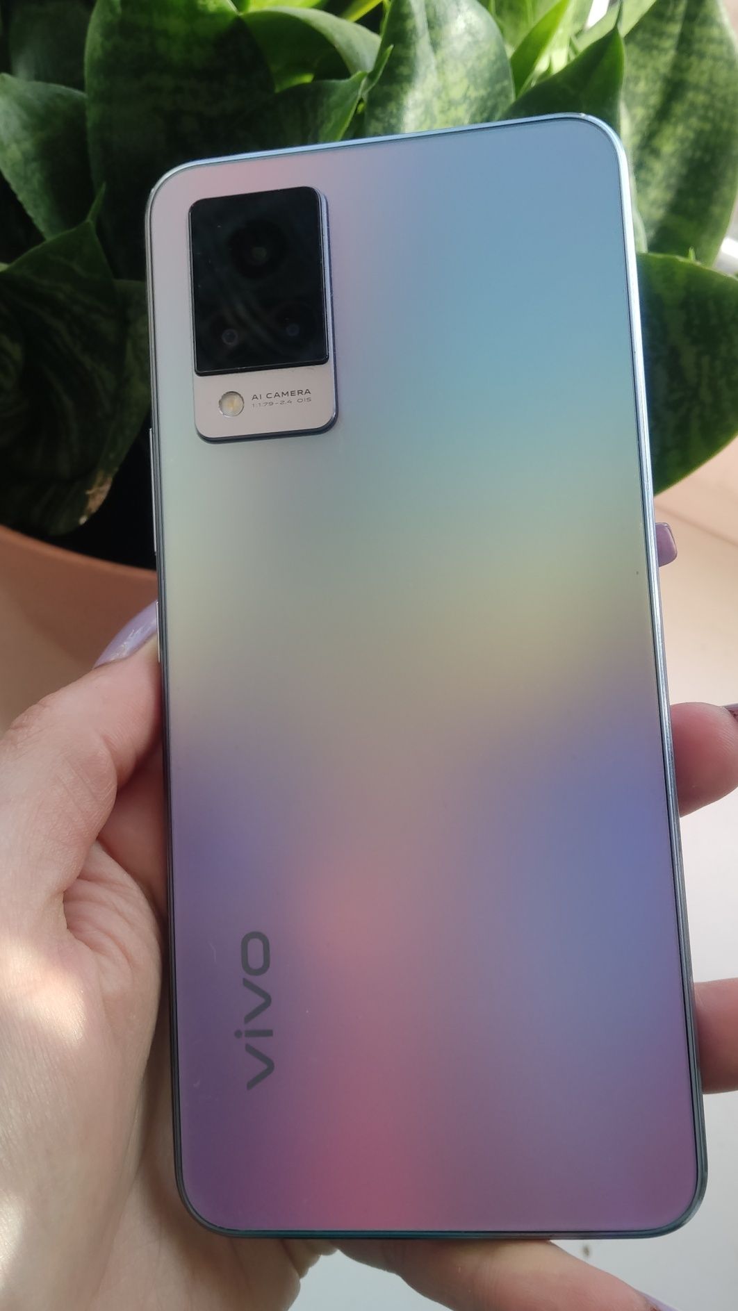 Смартфон Vivo v21