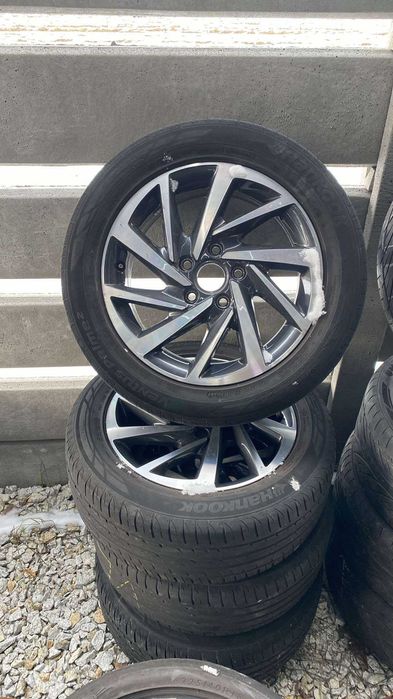 Komplet alufelg Volkswagen R16 wraz z oponami lato Hankook