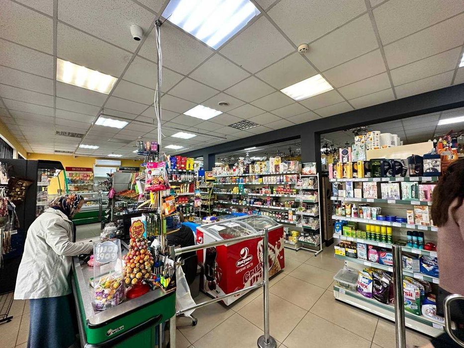 Оренда комерційного приміщення 250 кв.м у центрі Радехова Тарнавського