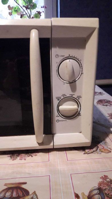 Микроволновая печь "Saturn".