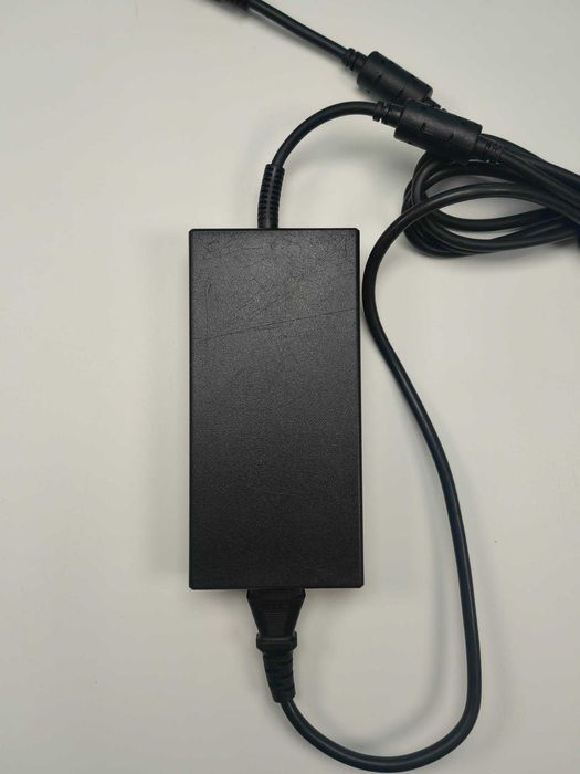 Oryginalny  Zasilacz do MSI KATANA GF66 240 W!