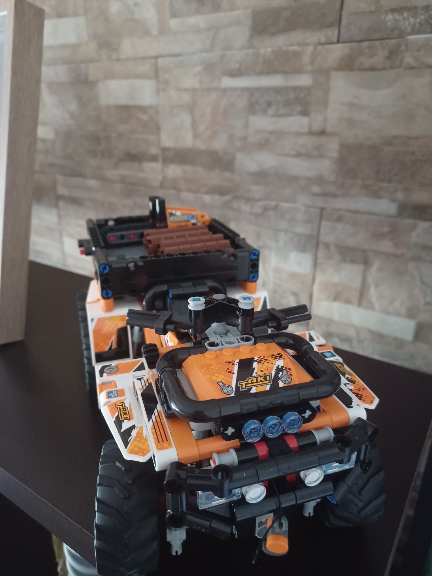 LEGO Technic 42139 como novo