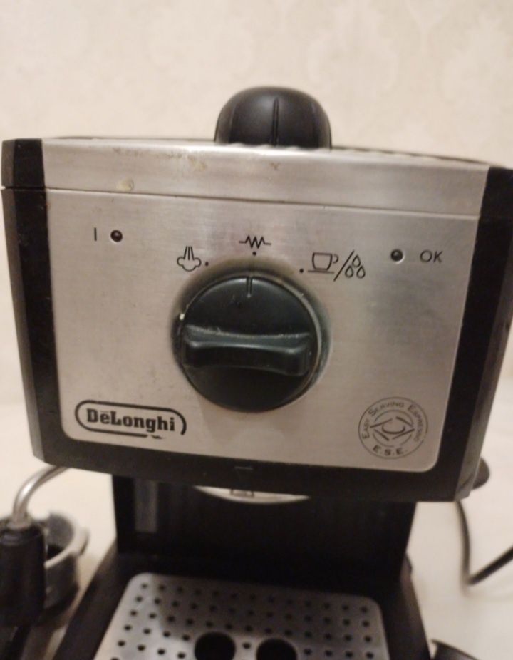 Кофеварка Рожковая delonghi EC 156