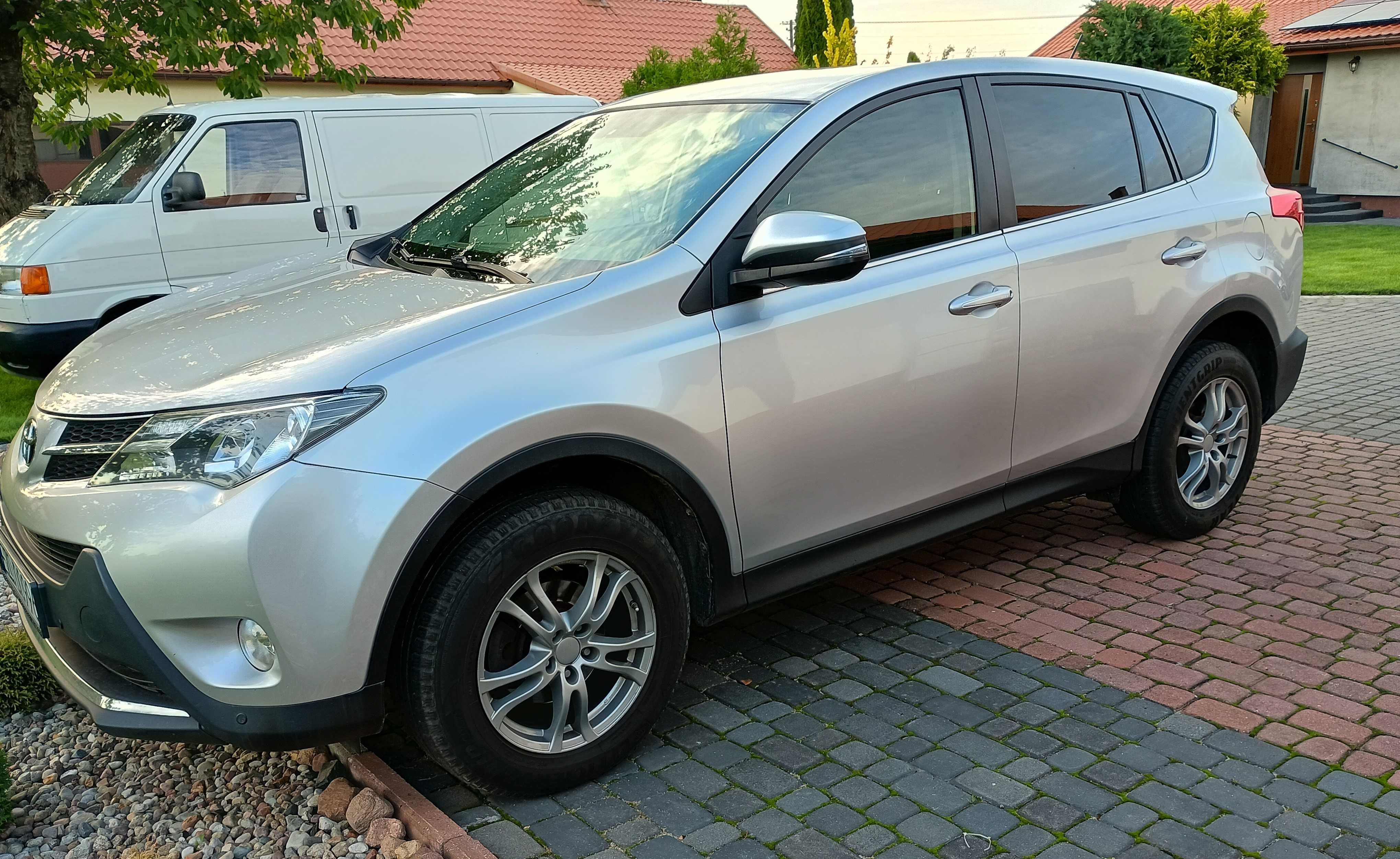 **Toyota RAV-4**  2015 Rok** 2,0 diesel**