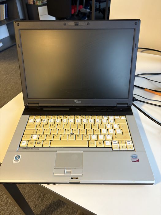 Laptop Fjuitsu Lifebook S7210