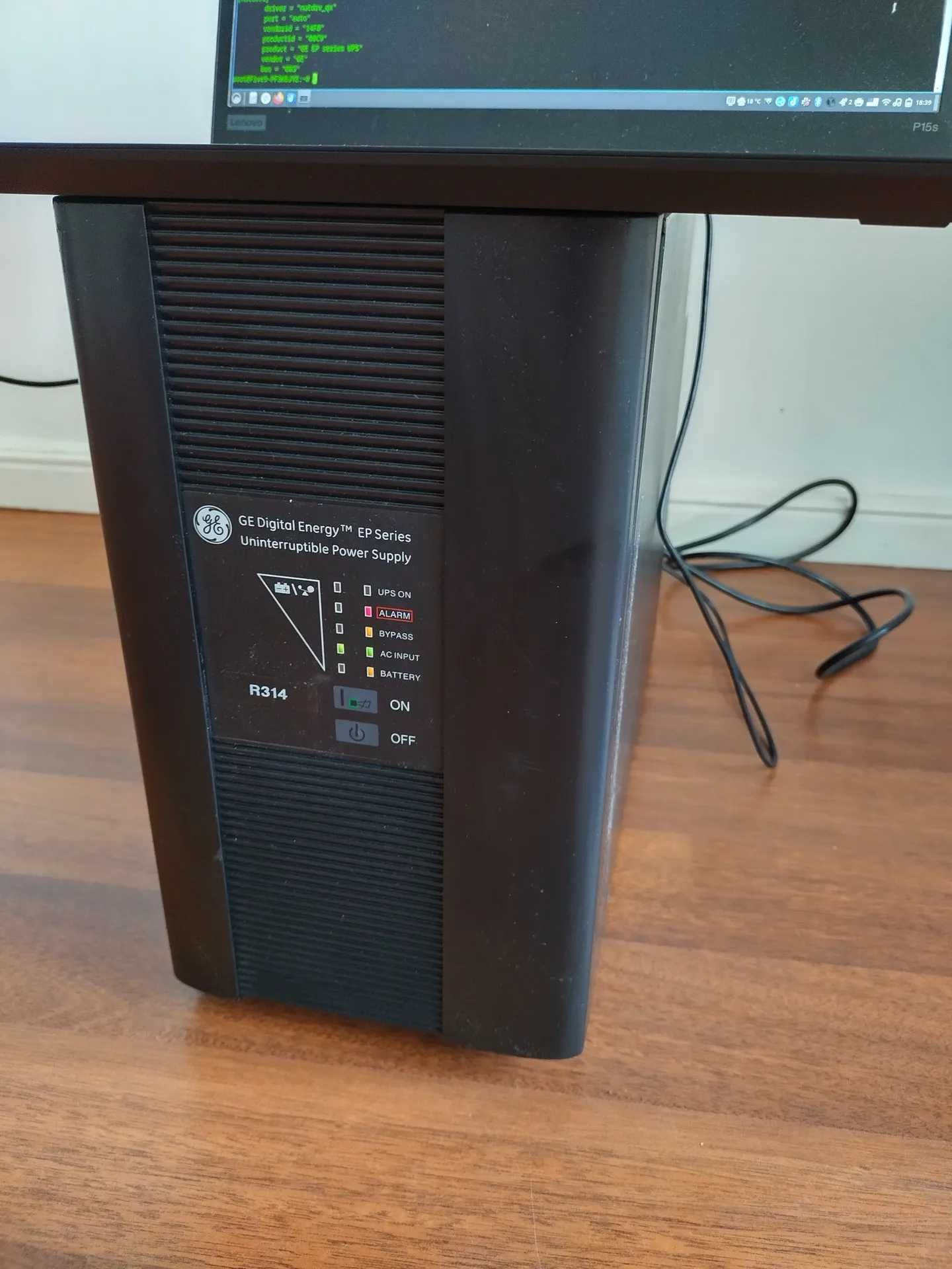 GP EP2000T in-line (double conversion) UPS / em linha dupla conversão