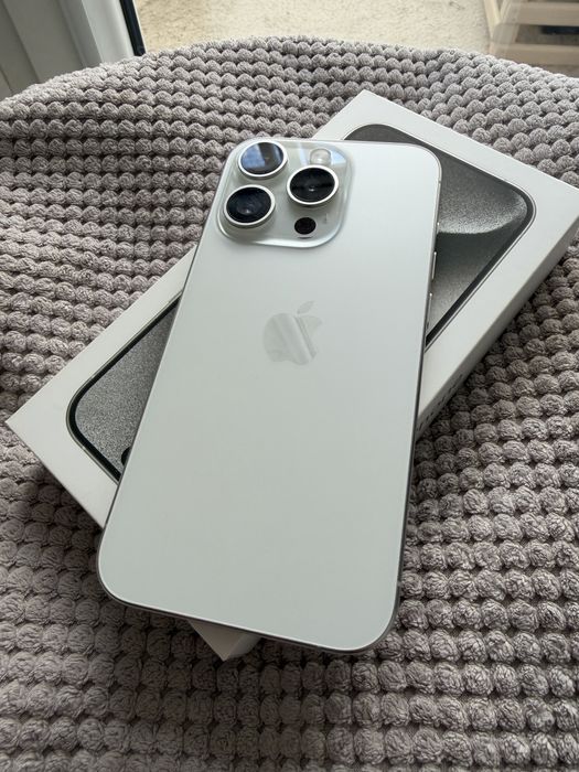 iPhone 15 pro 128GB Bialy tytan