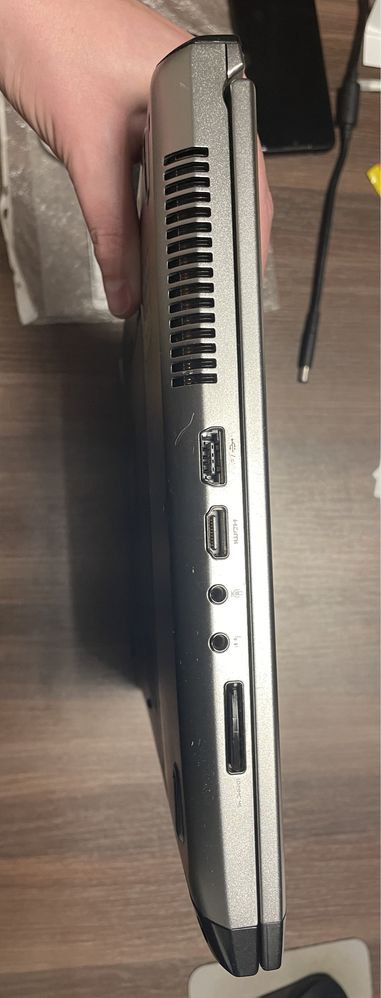 Ноутбук 17“ Dell vostro 3750 silver, Core i5, SSD, HDMI, USB