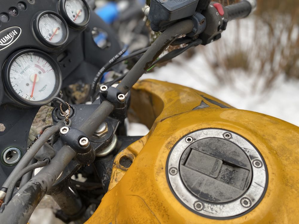 Triumph Tiger 900 Silnik Dokumenty-Papiery Cześci itd CENA ZA CAŁY