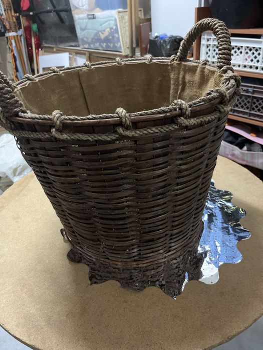 Cesto em verga para lenha